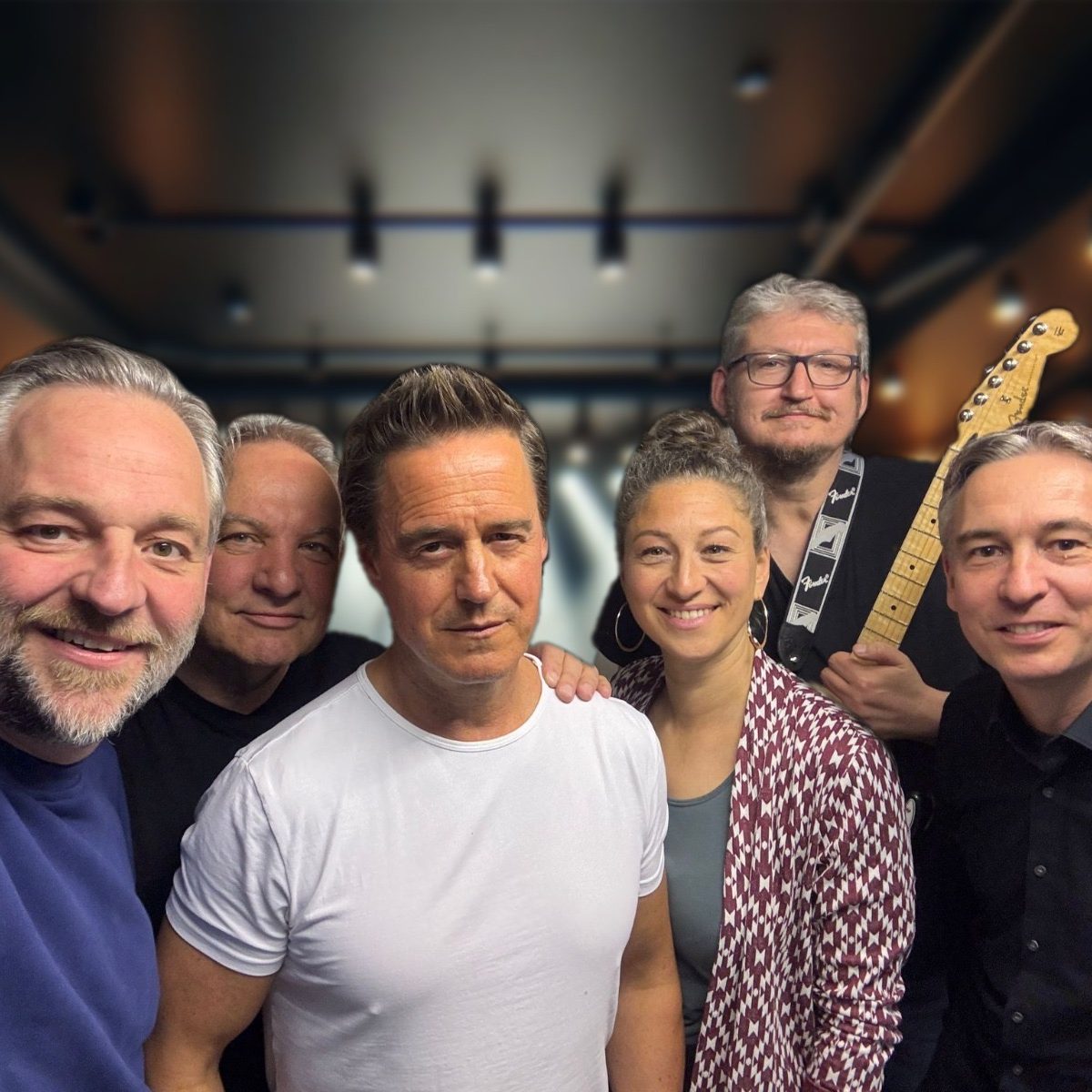 Wir spielen live für Sie zum Tanzen, Zuhören, Genießen. RHYTHM DELUXE - Pop, Funk, Soul, Rock live aus München